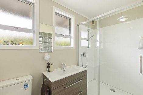 Photo of property in 70 Bayly Road, Blagdon, New Plymouth, 4310