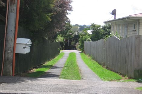 Photo of property in 2/14 Beaubank Road, Kelston, Auckland, 0602