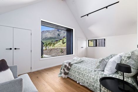 Photo of property in 9 Mckenzies Shute, Jacks Point, Queenstown, 9371