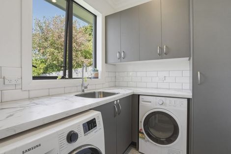 Photo of property in 11 Middleton Road, Kew, Dunedin, 9012