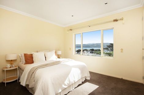 Photo of property in 19 Bunker Way, Strathmore Park, Wellington, 6022