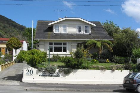 Photo of property in 20 Waikawa Road, Picton, 7220
