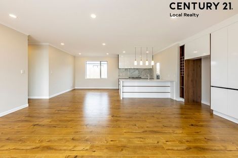 Photo of property in 1 Huahua Crescent, Papakura, 2110