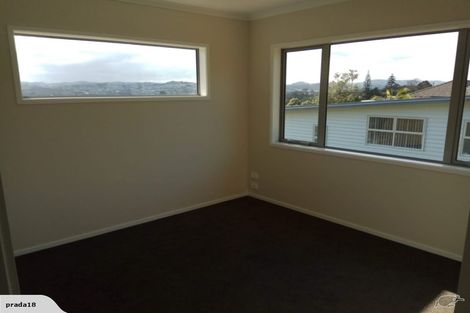 Photo of property in 10 Ridgeview Close, Red Beach, 0932