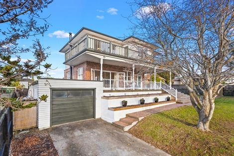 Photo of property in 5 Humphrey Kemp Avenue, Henderson, Auckland, 0612