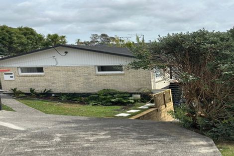 Photo of property in 2/7 Dakota Avenue, Beach Haven, Auckland, 0626