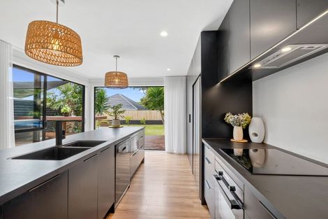 Photo of property in 145 Seaview Road, Westown, New Plymouth, 4310