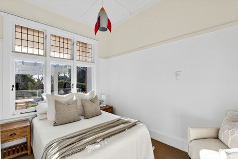 Photo of property in 60 Milton Road, Bluff Hill, Napier, 4110