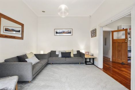 Photo of property in 112 Onepu Road, Lyall Bay, Wellington, 6022