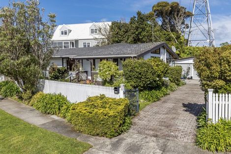Photo of property in 28 John Witton Drive, Crofton Downs, Wellington, 6035