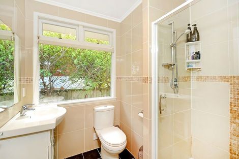 Photo of property in 75 Lake Road, Northcote, Auckland, 0627