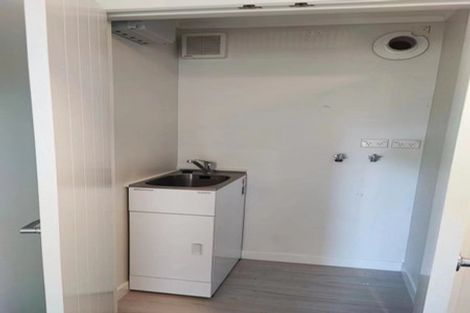 Photo of property in 12 Meadowvale Avenue, Forrest Hill, Auckland, 0620