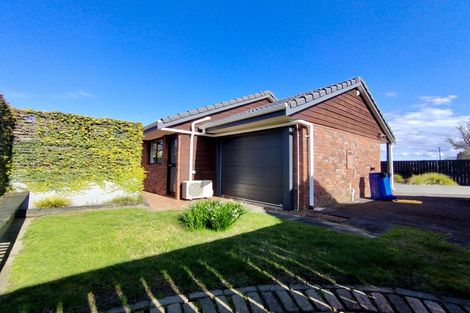 Photo of property in 2/11 Taharoto Road, Takapuna, Auckland, 0622