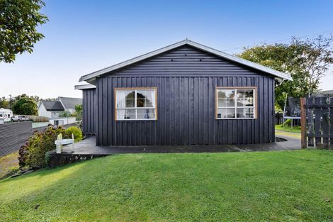 Photo of property in 9 Standish Street, Midhirst, Stratford, 4394