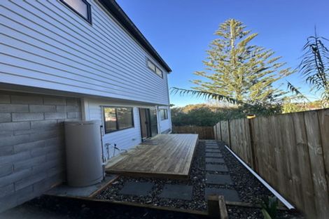 Photo of property in 10a Helleur Road, Massey, Auckland, 0614