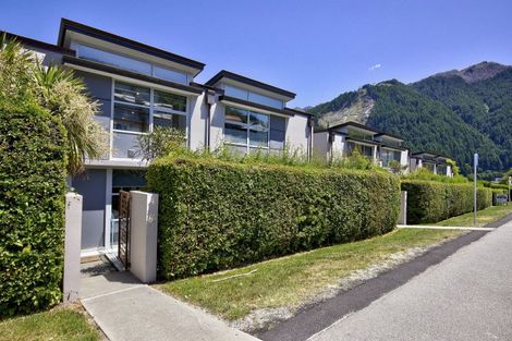 Photo of property in The Beeches Apartments, 4/60 Hallenstein Street, Queenstown, 9300