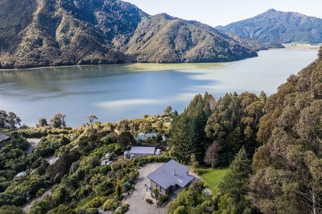 Photo of property in 784a Queen Charlotte Drive, Havelock, Picton, 7281