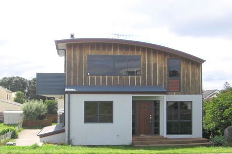 Photo of property in 133 Oceanview Road, Mount Maunganui, 3116