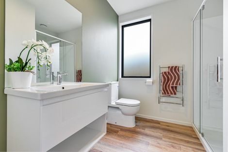Photo of property in 103u2 Cambridge Road, Hillcrest, Hamilton, 3216