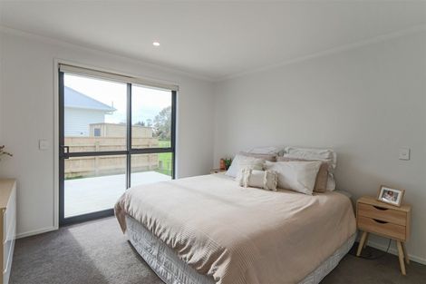Photo of property in 7 Toutouwai Lane, Inglewood, 4330