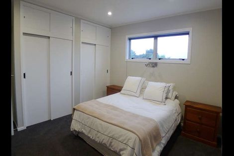 Photo of property in 40 Raymond Terrace, Northcote, Auckland, 0627