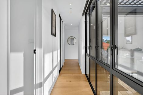 Photo of property in 1/517 Beach Road, Murrays Bay, Auckland, 0630