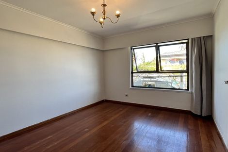 Photo of property in 8 Britton Avenue, Mount Roskill, Auckland, 1041