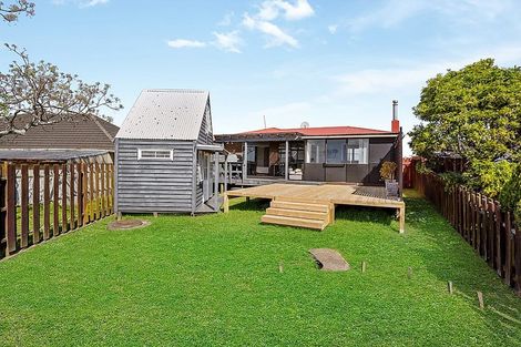 Photo of property in 18 Prangley Avenue, Mangere, Auckland, 2022