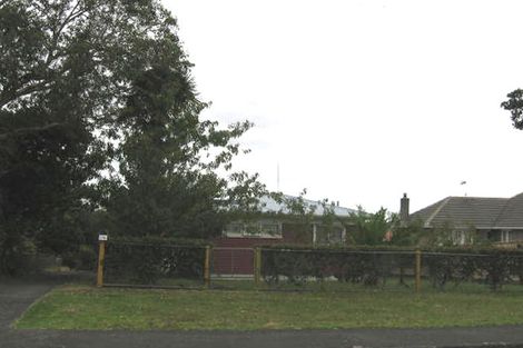 Photo of property in 2/17 Tiri Tiri Road, Birkdale, Auckland, 0626