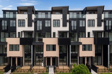 Photo of property in 9/18 Karengo Street, Long Bay, Auckland, 0630