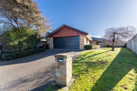 Photo of property in 33 Consort Close, Paraparaumu Beach, Paraparaumu, 5032