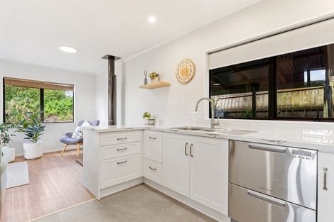 Photo of property in 52b Tiri Road, Manly, Whangaparaoa, 0930