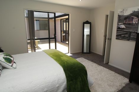 Photo of property in 3a Crompton Road, Massey, Auckland, 0614