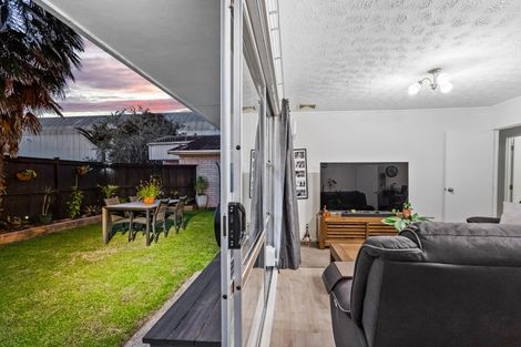 Photo of property in 3/29 Garelja Road, Henderson, Auckland, 0612