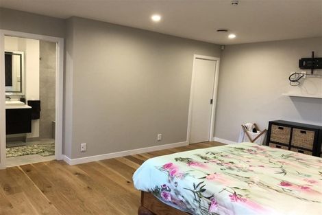 Photo of property in 2/2 Lynngate Place, Hillcrest, Auckland, 0627