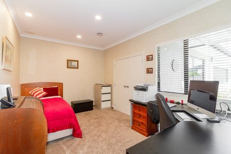 Photo of property in 11 Rutland Place, Taradale, Napier, 4112