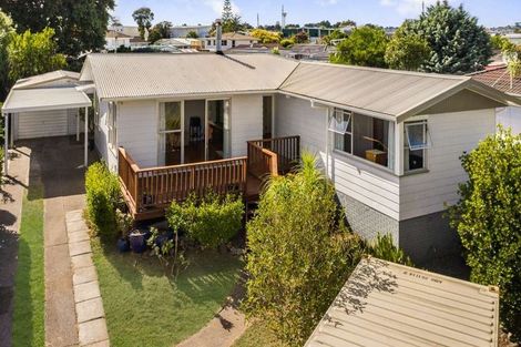 Photo of property in 10 Robert Allan Way, Pakuranga Heights, Auckland, 2010