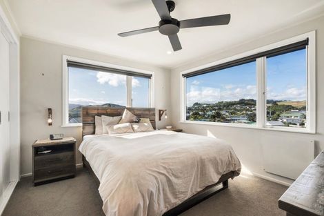 Photo of property in 23 Beazley Avenue, Paparangi, Wellington, 6037