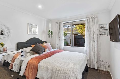 Photo of property in 8 Glen Place, Parklands, Christchurch, 8083