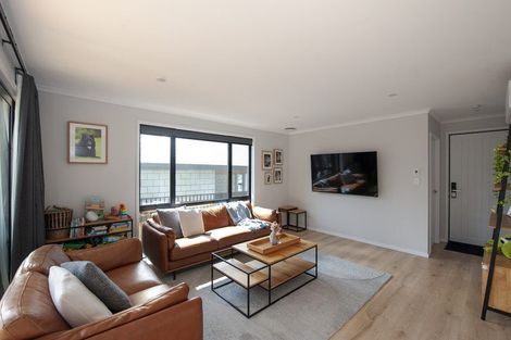 Photo of property in 11 Whero Way, Wainui, Silverdale, 0992