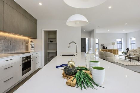 Photo of property in 9 Cassin Place, Taradale, 4112