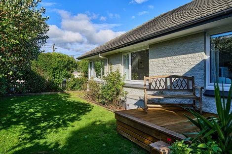 Photo of property in 1 East Grove, Alicetown, Lower Hutt, 5010