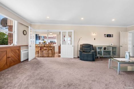 Photo of property in 20 Valley View Road, Glenfield, Auckland, 0629