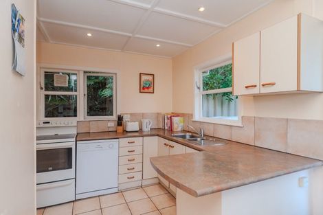 Photo of property in 64 Salford Street, Newlands, Wellington, 6037