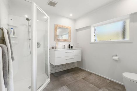 Photo of property in 6 May Avenue, Te Atatu South, Auckland, 0610