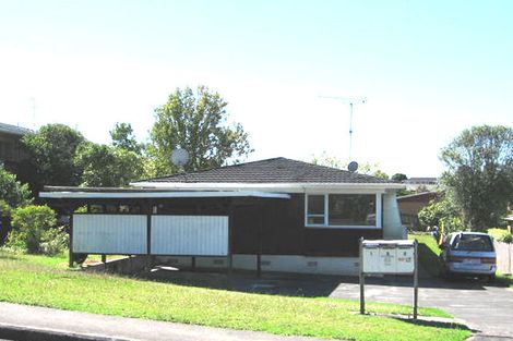 Photo of property in 2/6 Cron Avenue, Te Atatu South, Auckland, 0610