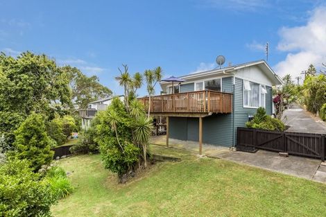Photo of property in 1/19 Limmer Place, Browns Bay, Auckland, 0632