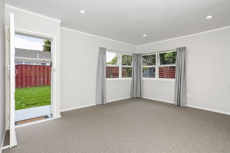 Photo of property in 2/7 Ashcroft Avenue, Mangere Bridge, Auckland, 2022