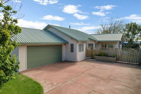 Photo of property in 5 Edgewater Grove, Whakatane, 3120