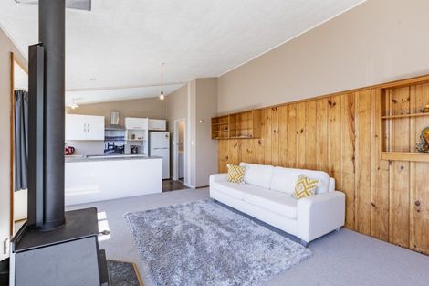 Photo of property in 124 Charles Street, Westshore, Napier, 4110